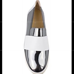 STUART WEITZMAN
BOYBAND BANDED SLIP-ON SNEAKERS